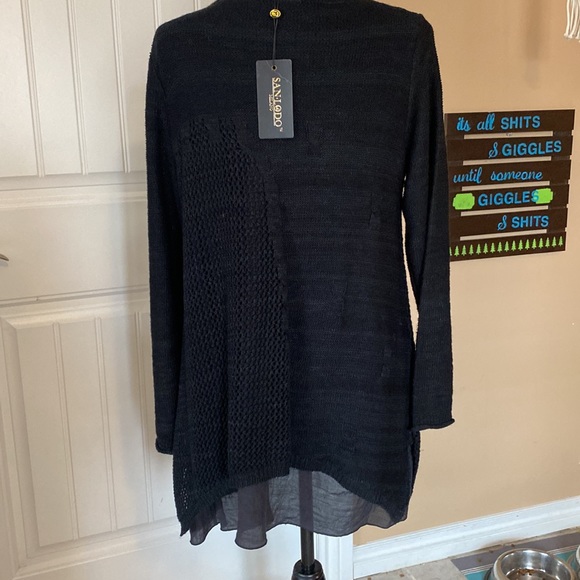 Beautifully detailed sweater! - Picture 3 of 6